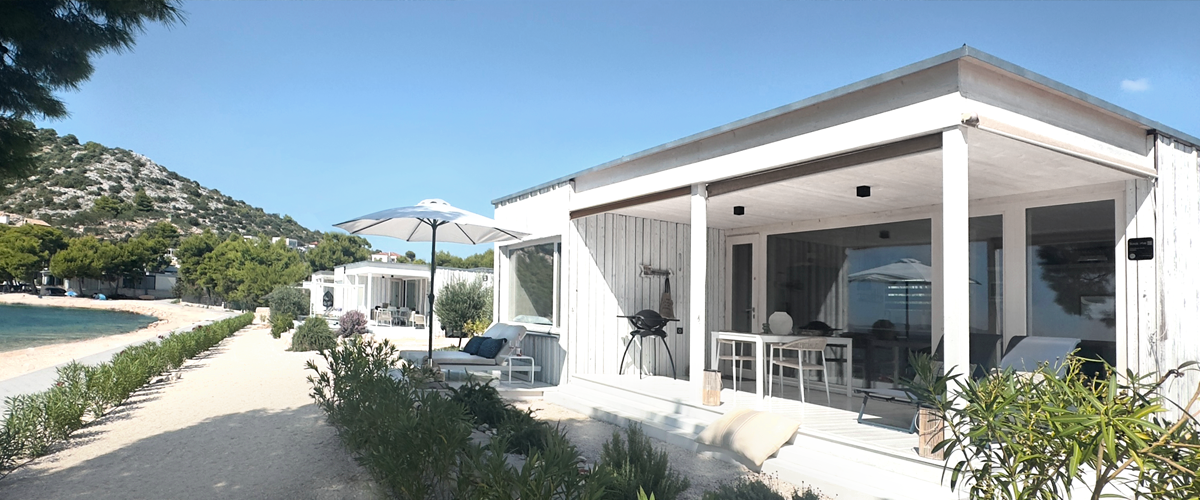 calm_beach_house_23